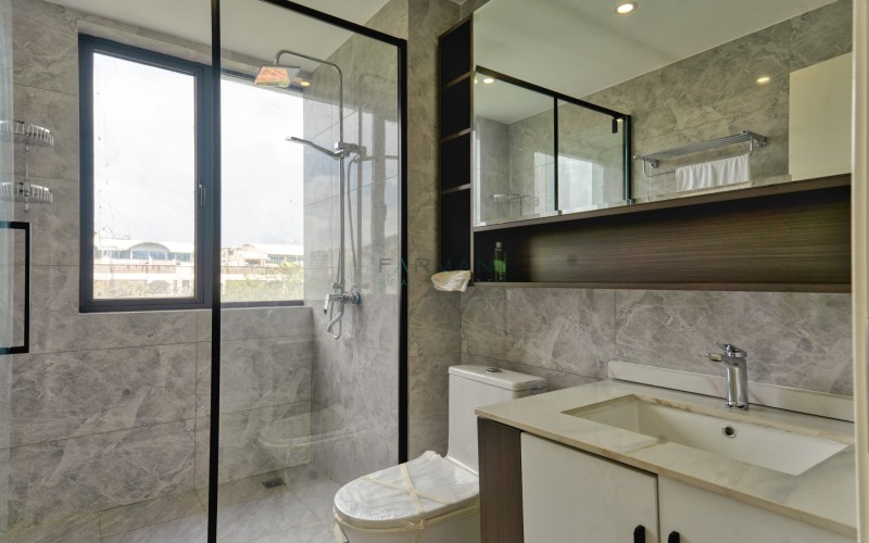 Stunning 3 bedroom apartment — photo 8