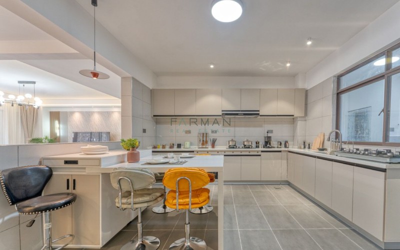 Spacious four bedroom apartment + dsq — photo 11