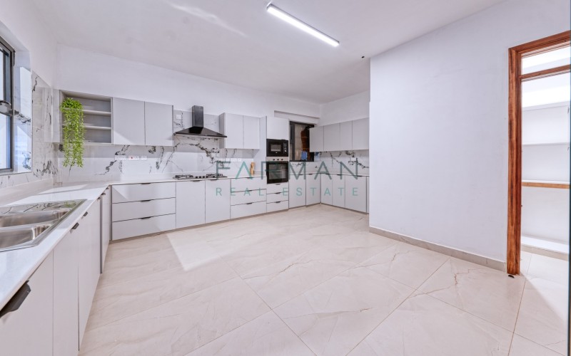 Opulent 3 bedroom apartment — photo 12