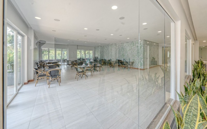 Sophisticated 4 bedroom all en-suite with dsq — photo 11