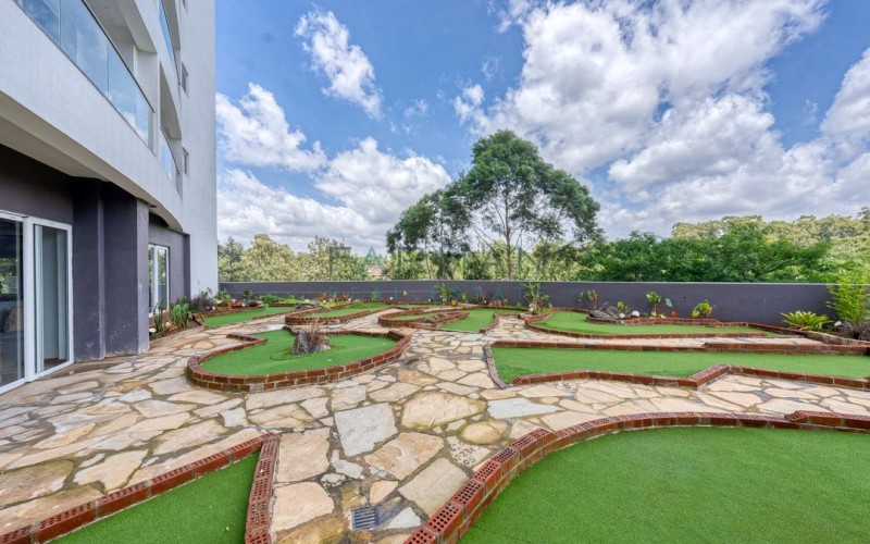 Sophisticated 4 bedroom all en-suite with dsq — photo 13